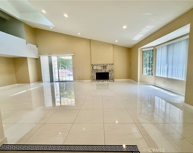 2255 E Chevy Chase Drive - Photo Thumbnail 31