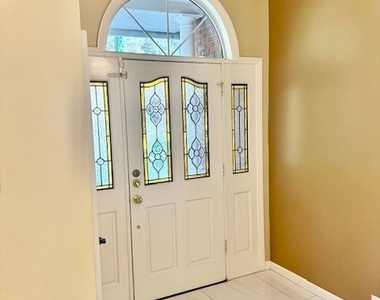 2255 E Chevy Chase Drive - Photo Thumbnail 2