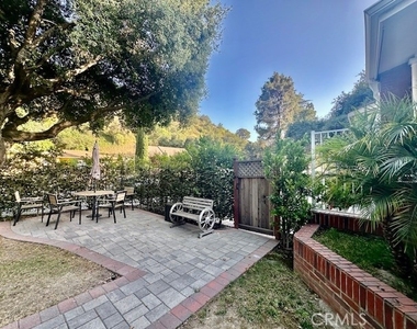 2255 E Chevy Chase Drive - Photo Thumbnail 25