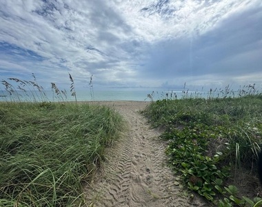 1115 S Ocean Drive - Photo Thumbnail 9