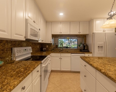 533 Prestwick Circle - Photo Thumbnail 13