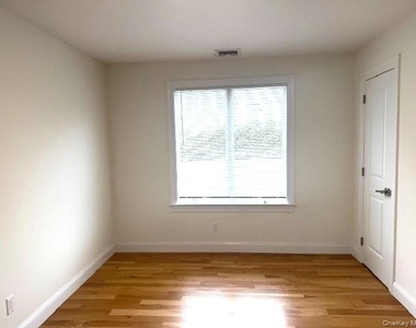 51 Ocean Avenue - Photo Thumbnail 10