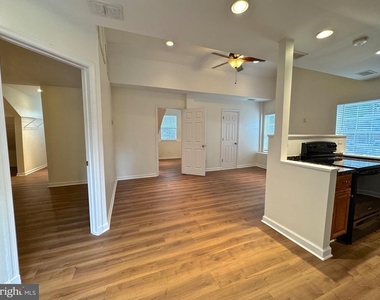 222 N 21st Street - Photo Thumbnail 8