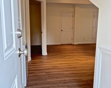 222 N 21st Street - Photo Thumbnail 6