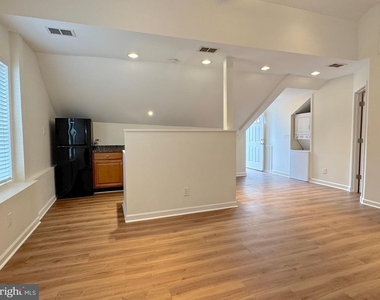 222 N 21st Street - Photo Thumbnail 14
