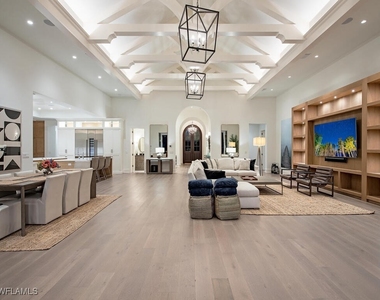 740 Banyan Boulevard - Photo Thumbnail 3