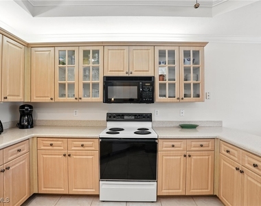 7032 Pelican Bay Boulevard - Photo Thumbnail 16