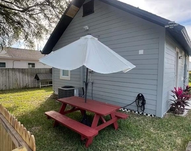 1756 2nd Street Ne - Photo Thumbnail 10