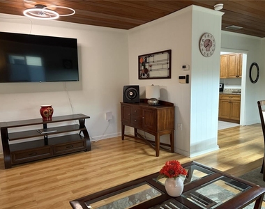 421 Riviera Street - Photo Thumbnail 9