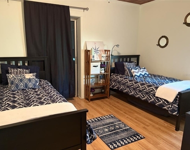 421 Riviera Street - Photo Thumbnail 12