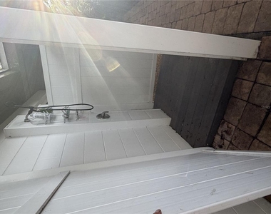 421 Riviera Street - Photo Thumbnail 3