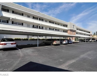 1900 Alamanda Drive - Photo Thumbnail 11