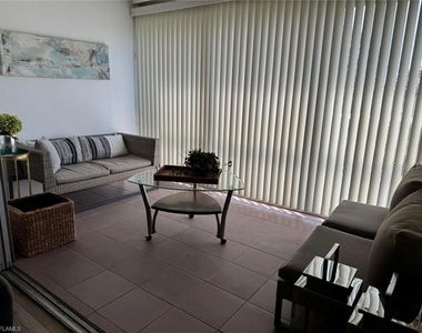 1900 Alamanda Drive - Photo Thumbnail 4