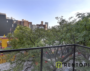 251 Front Street - Photo Thumbnail 6