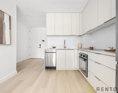 150 Lawrence Street - Photo Thumbnail 6