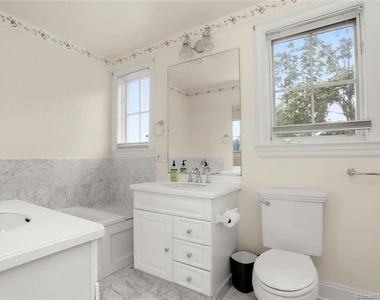 190 Main Street - Photo Thumbnail 12