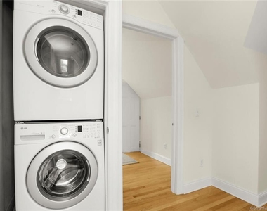 190 Main Street - Photo Thumbnail 14