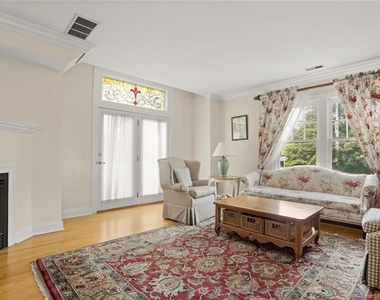 190 Main Street - Photo Thumbnail 4