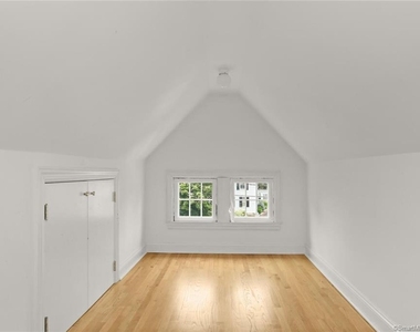 190 Main Street - Photo Thumbnail 13