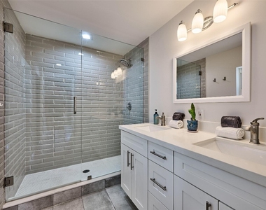 801 Ne 15th Street - Photo Thumbnail 6