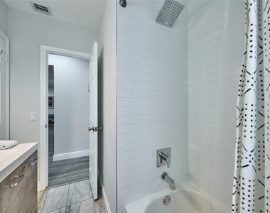 801 Ne 15th Street - Photo Thumbnail 23