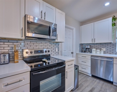 801 Ne 15th Street - Photo Thumbnail 15