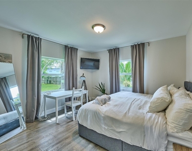 801 Ne 15th Street - Photo Thumbnail 19