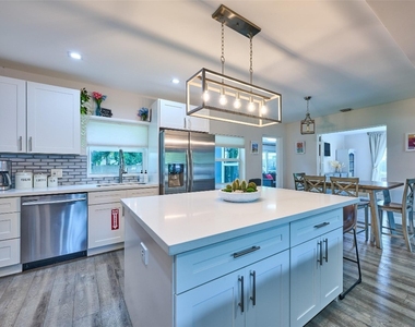 801 Ne 15th Street - Photo Thumbnail 12