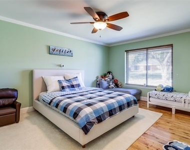 7350 Fieldgate Drive - Photo Thumbnail 18