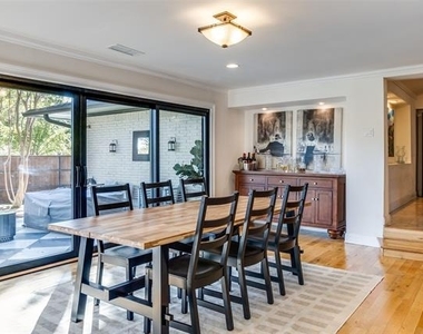 7350 Fieldgate Drive - Photo Thumbnail 7