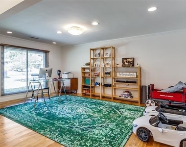 7350 Fieldgate Drive - Photo Thumbnail 10