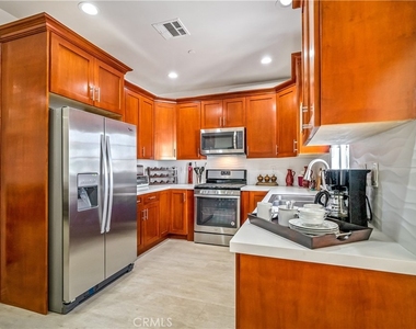 1101 N Maclay Avenue - Photo Thumbnail 10