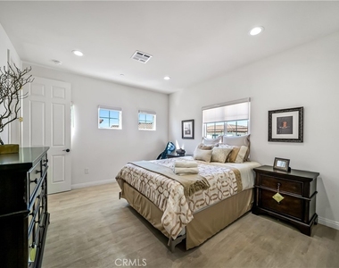 1101 N Maclay Avenue - Photo Thumbnail 20