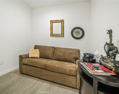 1101 N Maclay Avenue - Photo Thumbnail 15