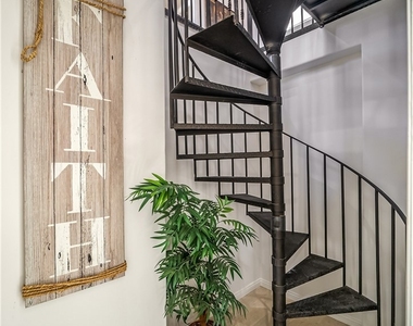 1101 N Maclay Avenue - Photo Thumbnail 30