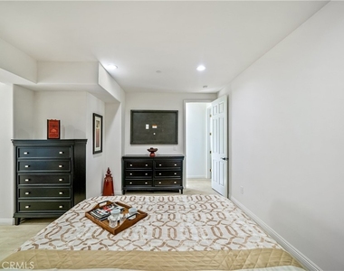 1101 N Maclay Avenue - Photo Thumbnail 23