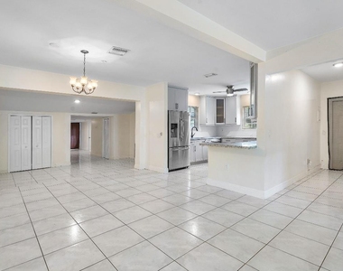 6130 Edwards Road - Photo Thumbnail 3