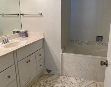 3400 N Ocean Drive - Photo Thumbnail 35