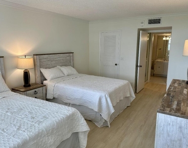 3400 N Ocean Drive - Photo Thumbnail 12