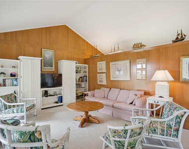 33 Beach Road - Photo Thumbnail 4