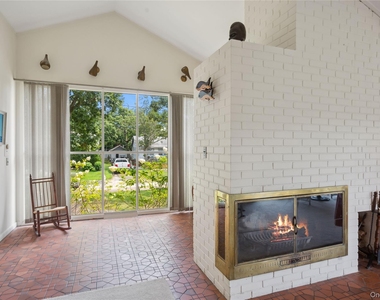 33 Beach Road - Photo Thumbnail 2