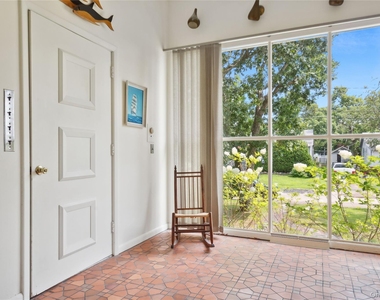 33 Beach Road - Photo Thumbnail 1