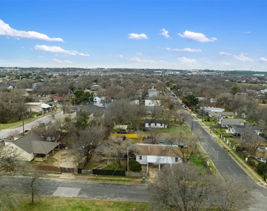 901 Valdez St - Photo Thumbnail 12