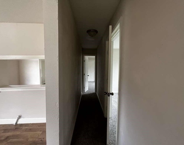 8606 Prairie View Drive - Photo Thumbnail 8