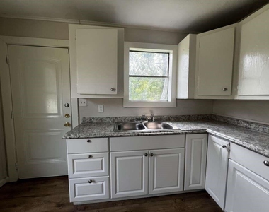 8606 Prairie View Drive - Photo Thumbnail 6
