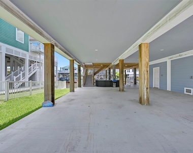 22915 Martes Street - Photo Thumbnail 35