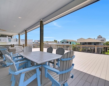 22915 Martes Street - Photo Thumbnail 28