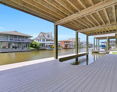 22915 Martes Street - Photo Thumbnail 33