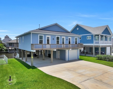 22915 Martes Street - Photo Thumbnail 38