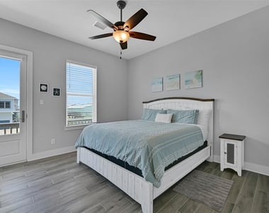 22915 Martes Street - Photo Thumbnail 19